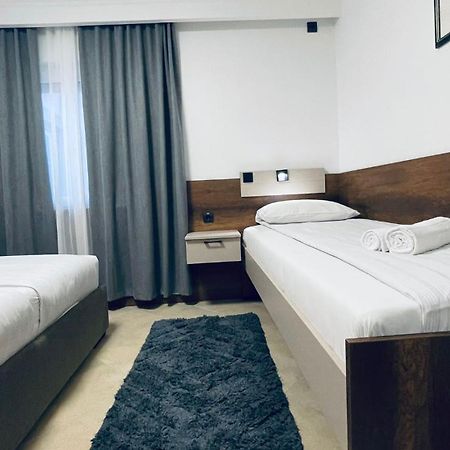 Kollar D Guest House - Prenociste Rooms Subotica Esterno foto