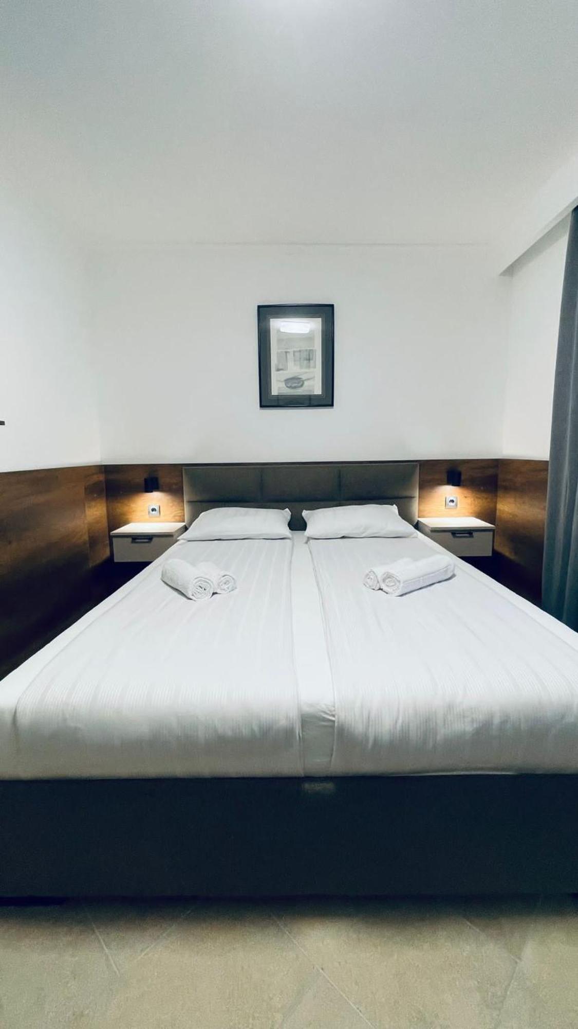 Kollar D Guest House - Prenociste Rooms Subotica Esterno foto