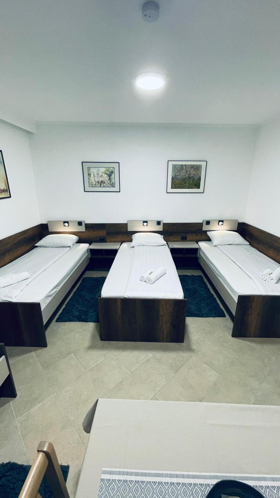 Kollar D Guest House - Prenociste Rooms Subotica Esterno foto