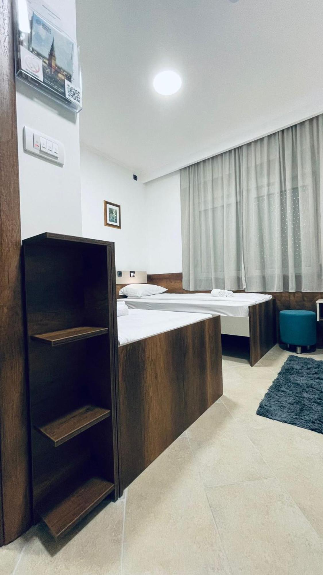 Kollar D Guest House - Prenociste Rooms Subotica Esterno foto