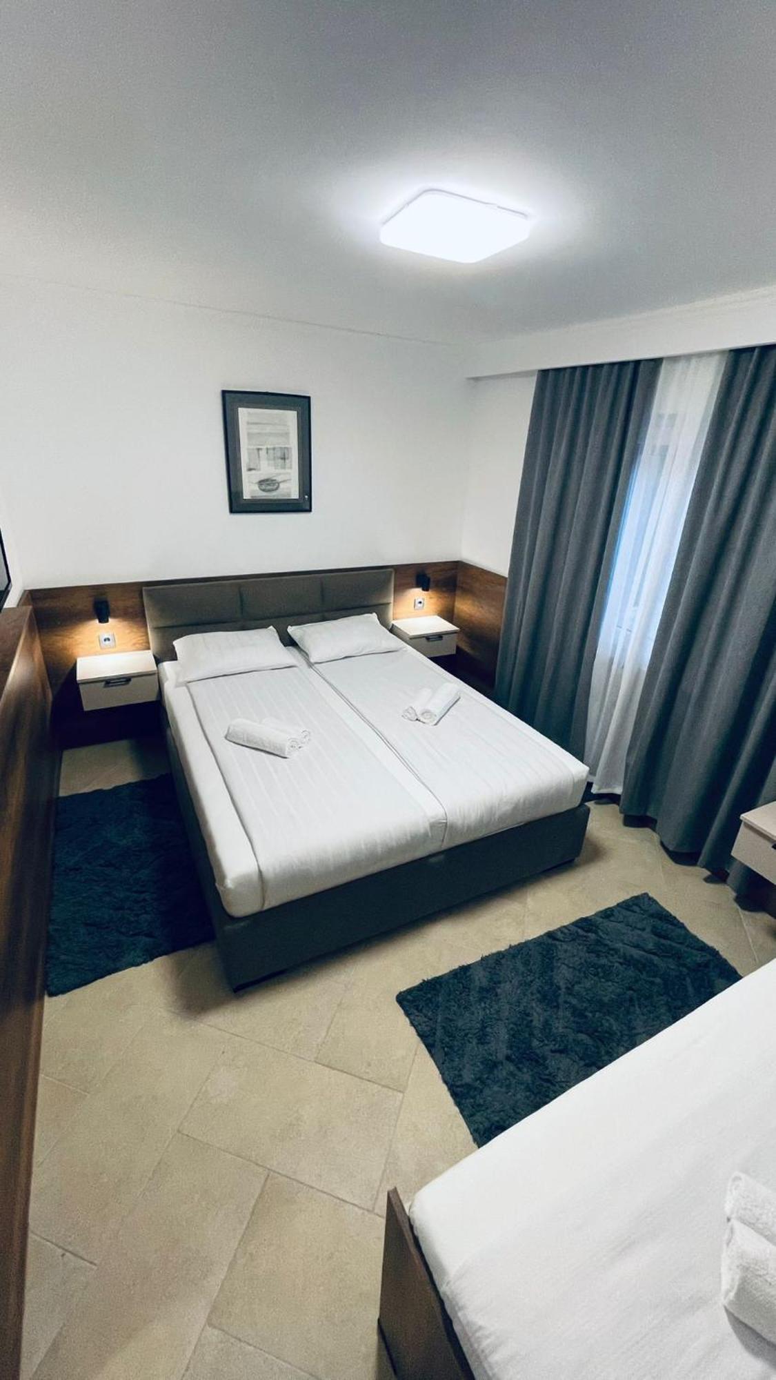 Kollar D Guest House - Prenociste Rooms Subotica Esterno foto