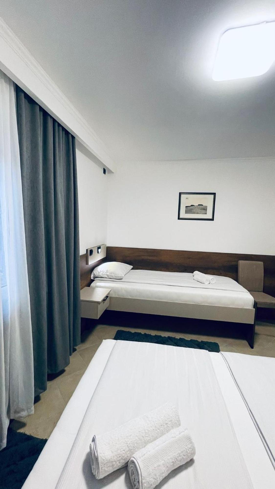 Kollar D Guest House - Prenociste Rooms Subotica Esterno foto