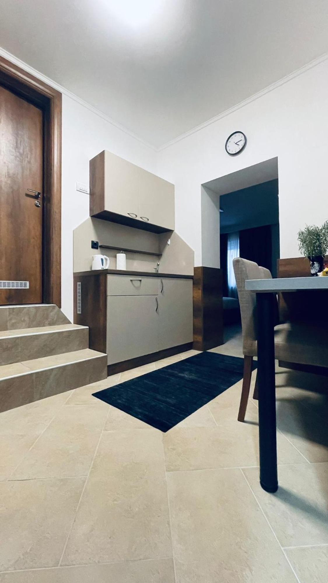 Kollar D Guest House - Prenociste Rooms Subotica Esterno foto