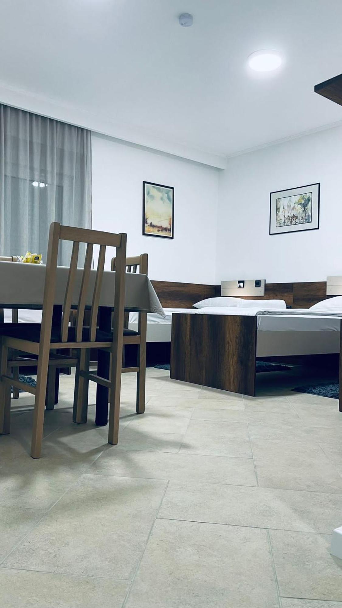 Kollar D Guest House - Prenociste Rooms Subotica Esterno foto