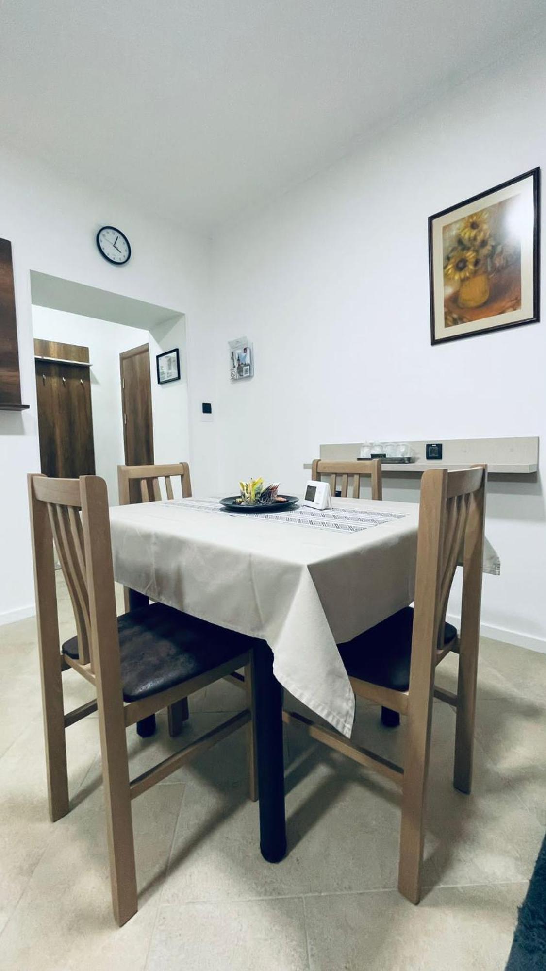 Kollar D Guest House - Prenociste Rooms Subotica Esterno foto