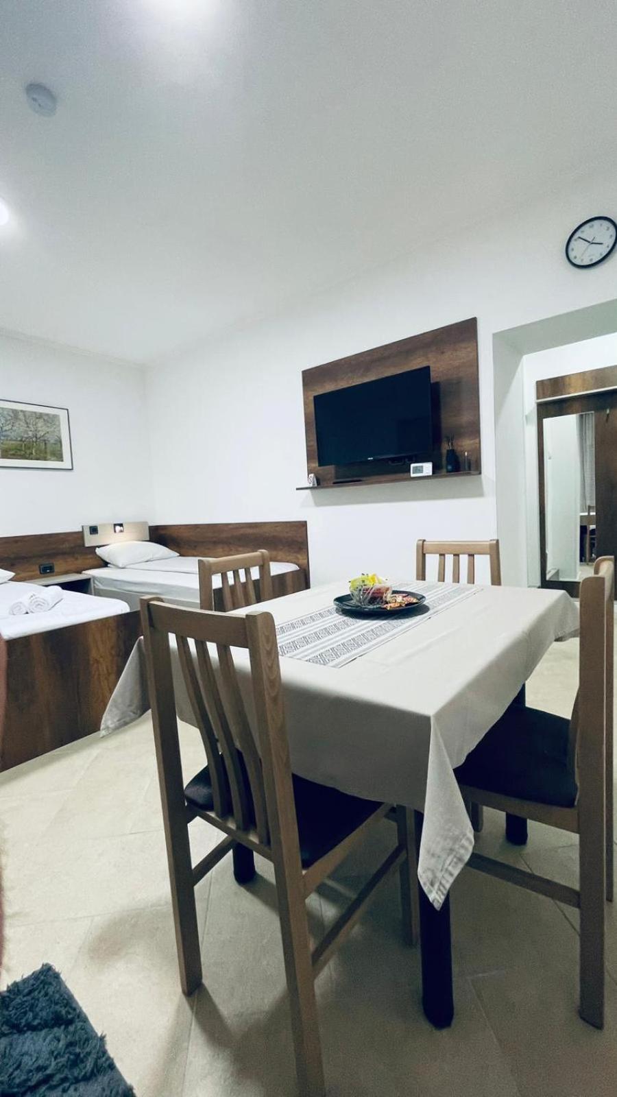 Kollar D Guest House - Prenociste Rooms Subotica Esterno foto