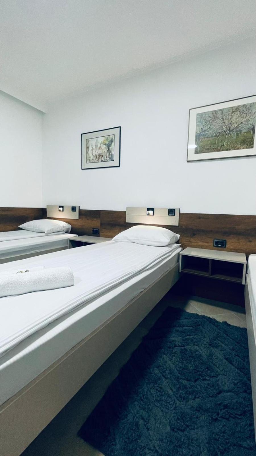 Kollar D Guest House - Prenociste Rooms Subotica Esterno foto
