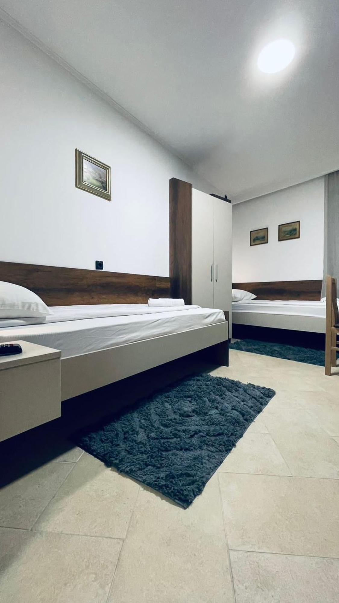 Kollar D Guest House - Prenociste Rooms Subotica Esterno foto